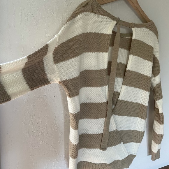 Striped open back sweater - Picture 2 of 4